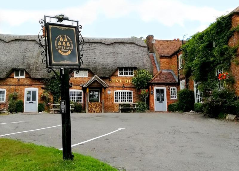 Hotel Five Bells Wickham à Newbury  Extérieur photo